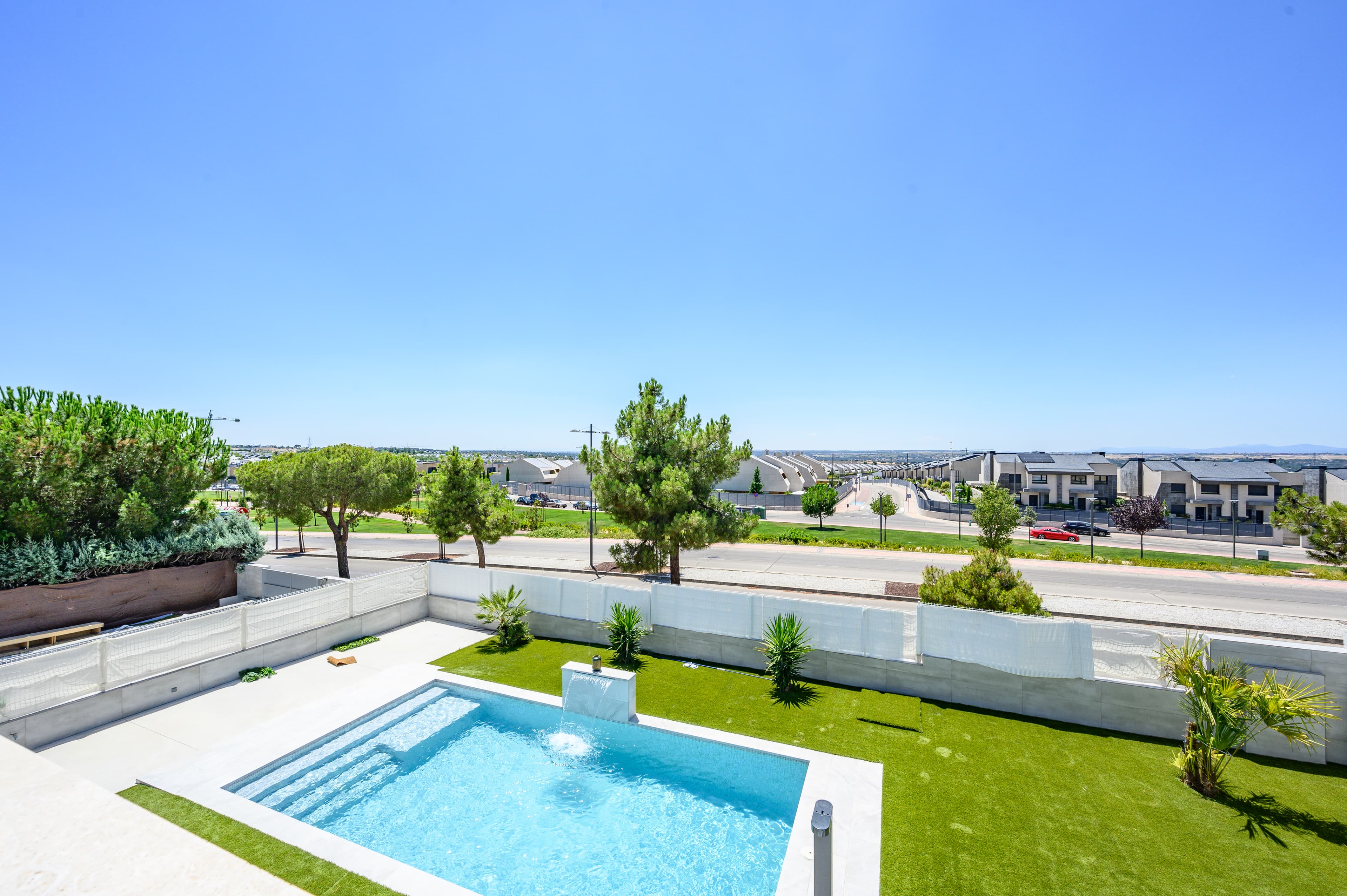 jardin y piscina